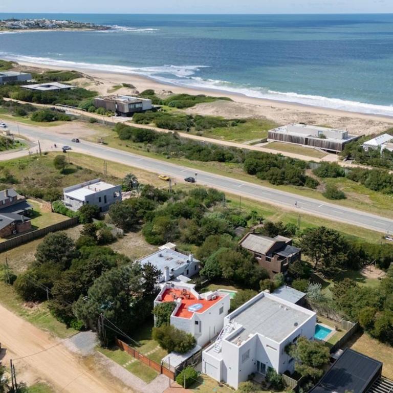 A cien metros del mar con piscina en La Juanita - Four-Bedroom House - 11