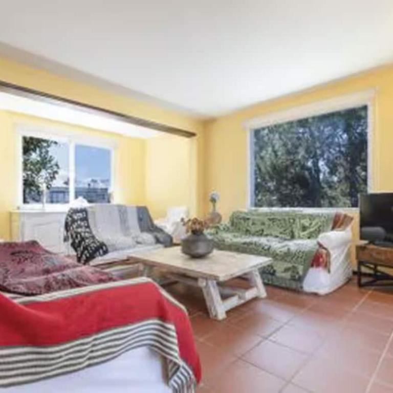 A cien metros del mar con piscina en La Juanita - Four-Bedroom House - 13