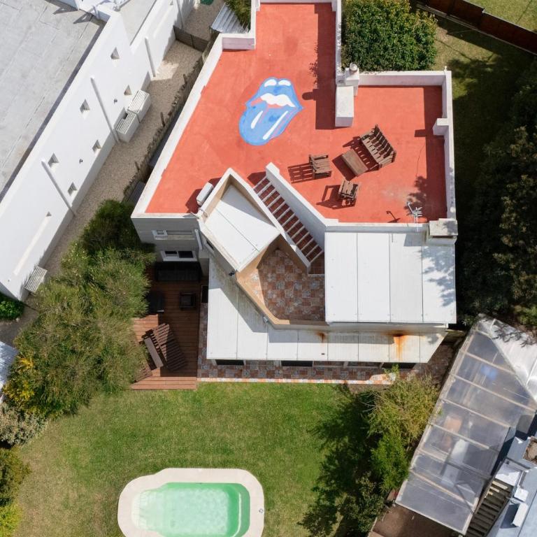 A cien metros del mar con piscina en La Juanita - Four-Bedroom House - 14