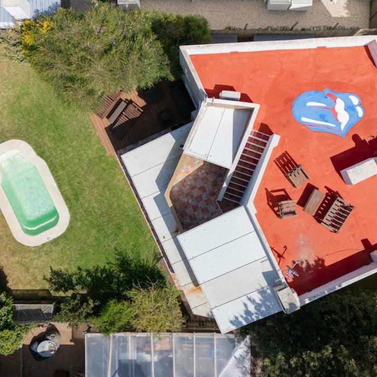 A cien metros del mar con piscina en La Juanita - Four-Bedroom House - 41