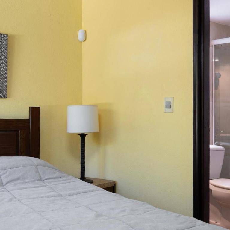 A cien metros del mar con piscina en La Juanita - Four-Bedroom House - 43