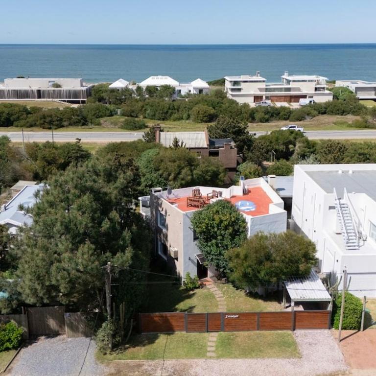 A cien metros del mar con piscina en La Juanita - Four-Bedroom House - 53