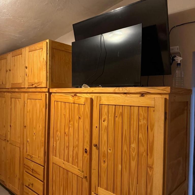 Casa familiar con pileta propia, amplio terreno! - Casa de 3 dormitorios - 10