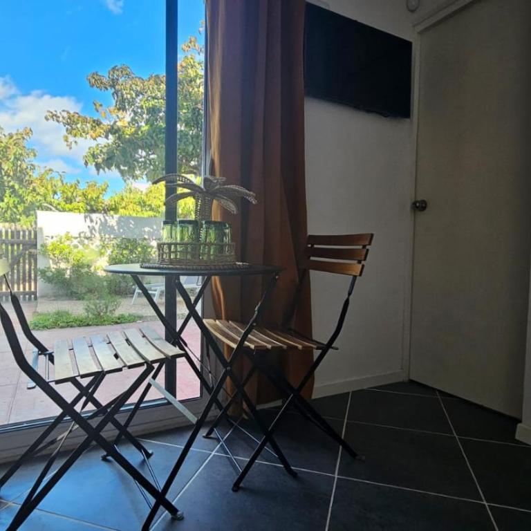 Logement avec jardin 5mn plage et Village de Noël - One-Bedroom House - 35