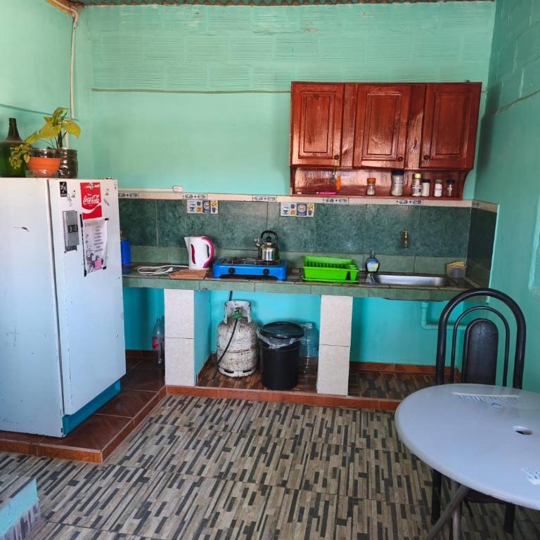 HOSTAL LUCERO - Habitación Doble con baño compartido - 15