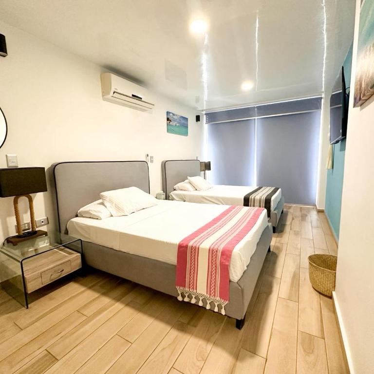 Zuhause Apartments 5th AV - Two-Bedroom Deluxe Apartment with Balcony - 9