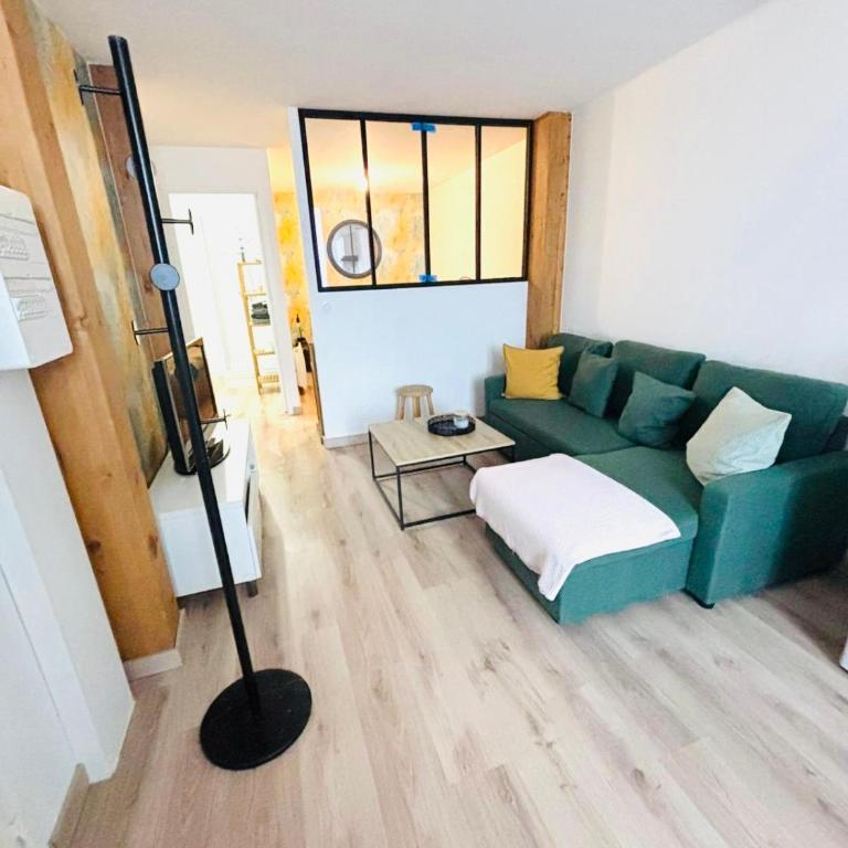 Élégant et central - One-Bedroom Apartment - 2