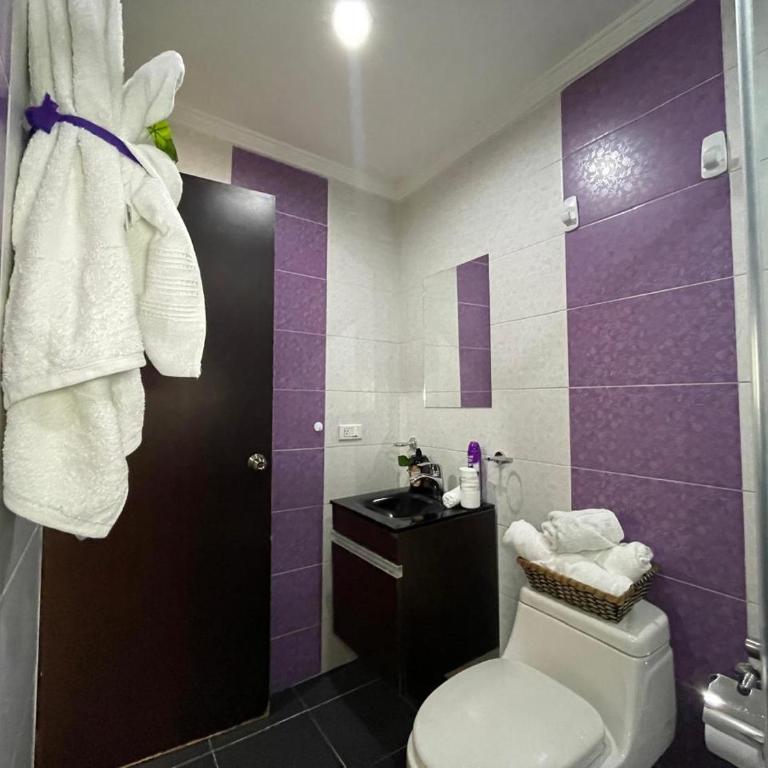 Comparte tu hogar en Medellín - Habitación Familiar con baño privado - 4