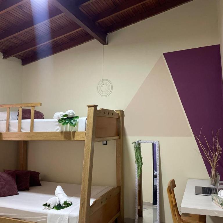 Comparte tu hogar en Medellín - Habitación Familiar con baño privado - 2