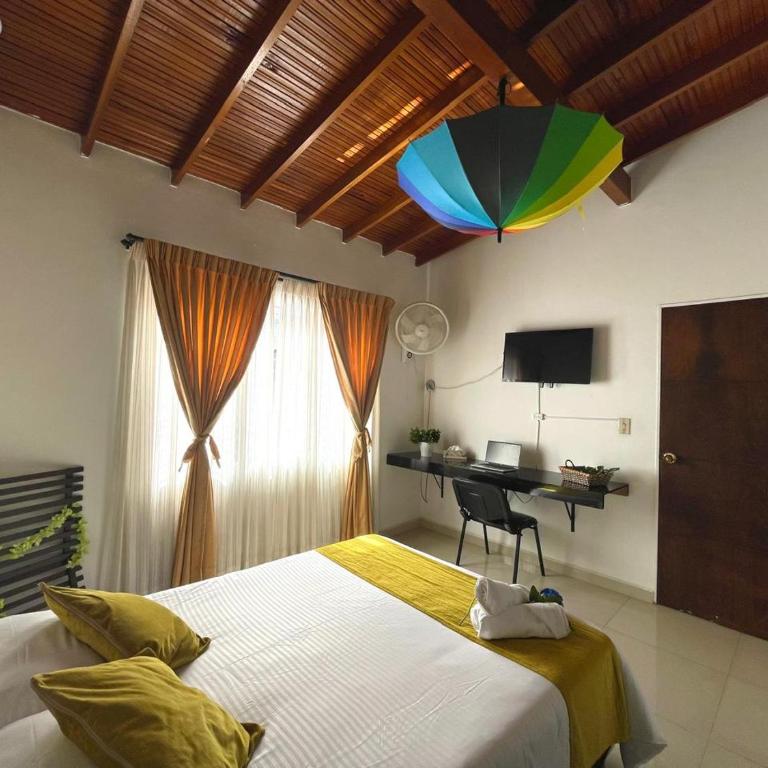 Comparte tu hogar en Medellín - Habitación Doble con baño compartido - 2