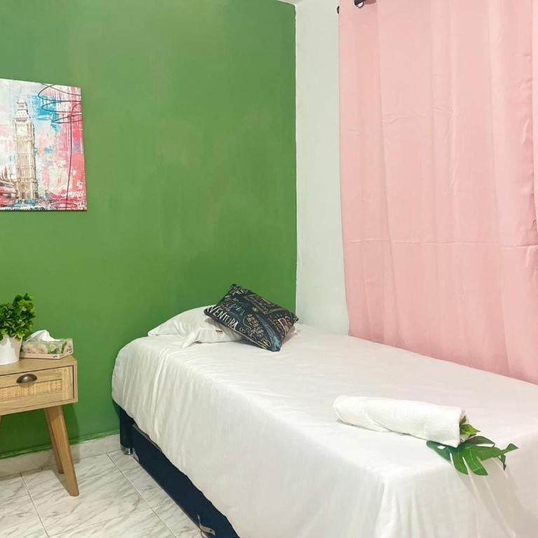 Comparte tu hogar en Medellín - Habitación Doble con baño compartido - 1