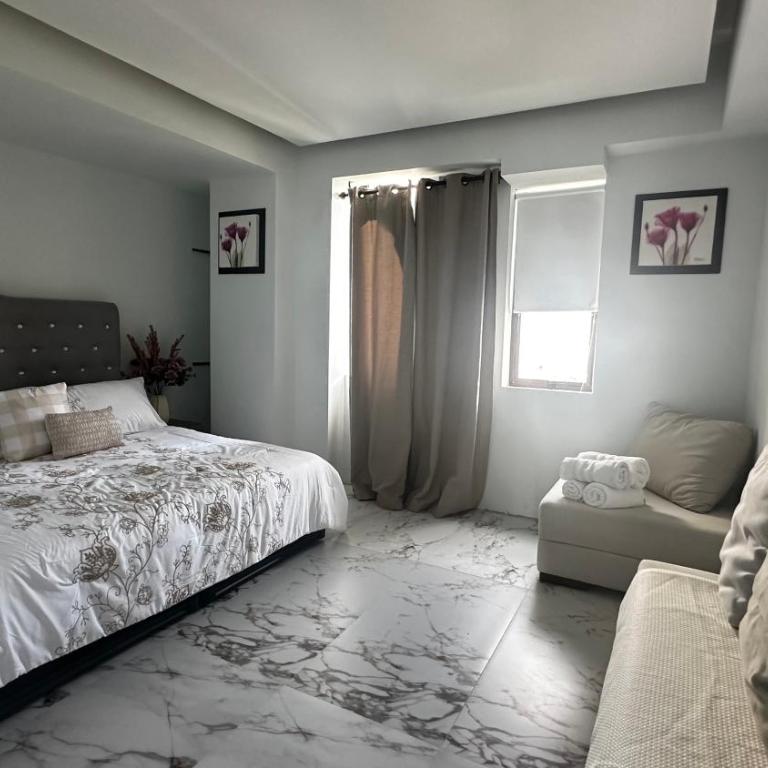 La Isla Acapulco Diamante Penthouse de Dos Pisos - Three-Bedroom Apartment - 11