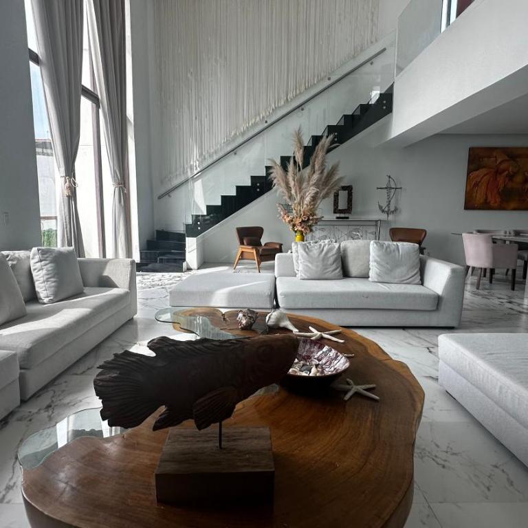 La Isla Acapulco Diamante Penthouse de Dos Pisos - Three-Bedroom Apartment - 4