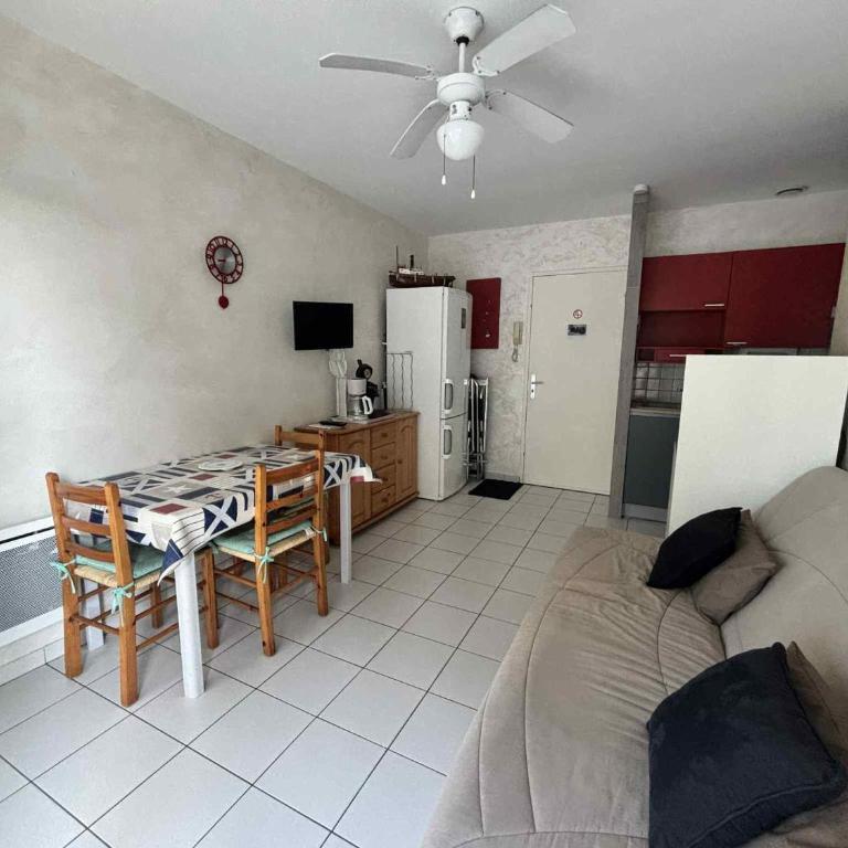 Appartement confortable au centre-ville, à 400m des plages, parking inclus - FR-1-194-305 - Apartamento - 2