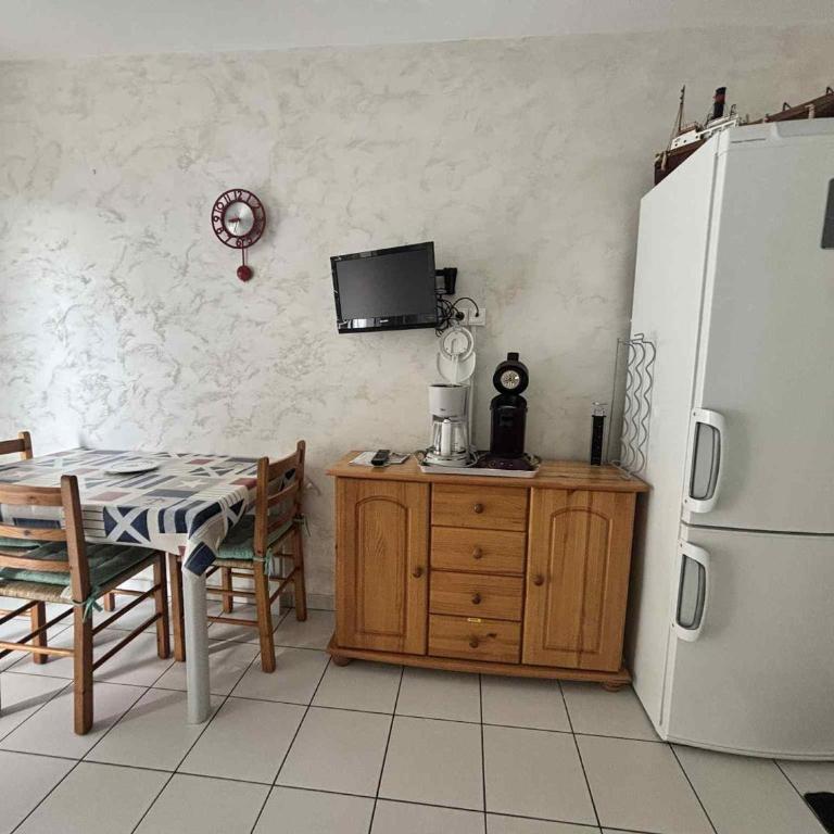 Appartement confortable au centre-ville, à 400m des plages, parking inclus - FR-1-194-305 - Apartamento - 4