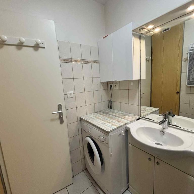 Appartement confortable au centre-ville, à 400m des plages, parking inclus - FR-1-194-305 - Apartamento - 8