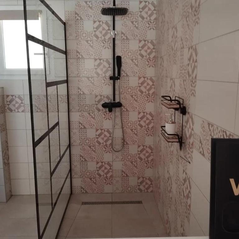 Le Mas Victoria - Chambres d'hôtes avec table d'hôtes-Parking privé ferme - La Safrane - 6
