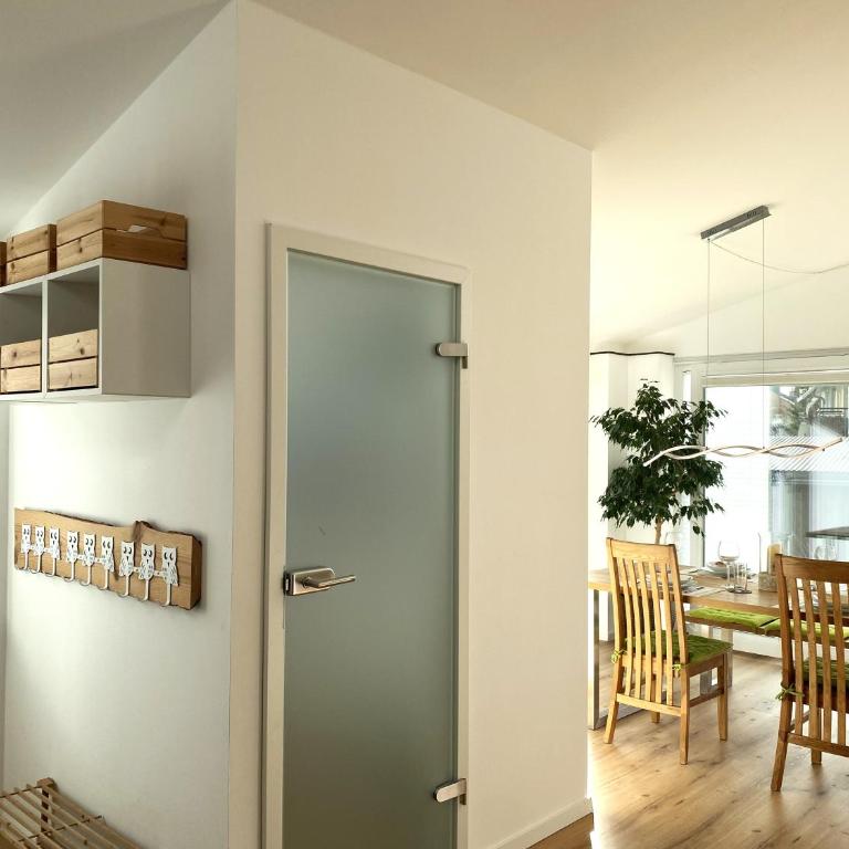 Modernes & zentral gelegenes Ferienhaus mit Garten und Parkplatz - Haus mit 3 Schlafzimmern - 25