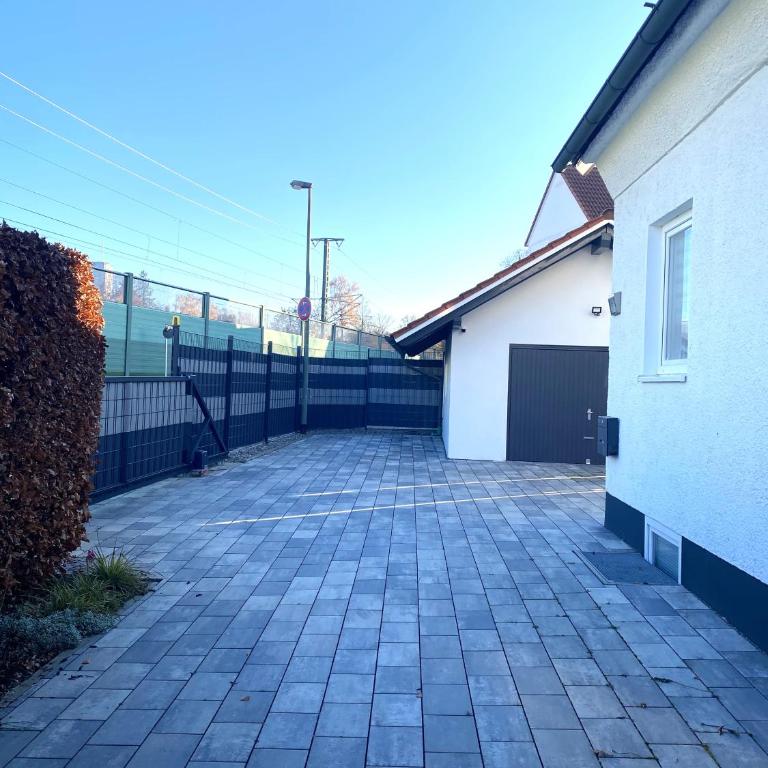 Modernes & zentral gelegenes Ferienhaus mit Garten und Parkplatz - Haus mit 3 Schlafzimmern - 28