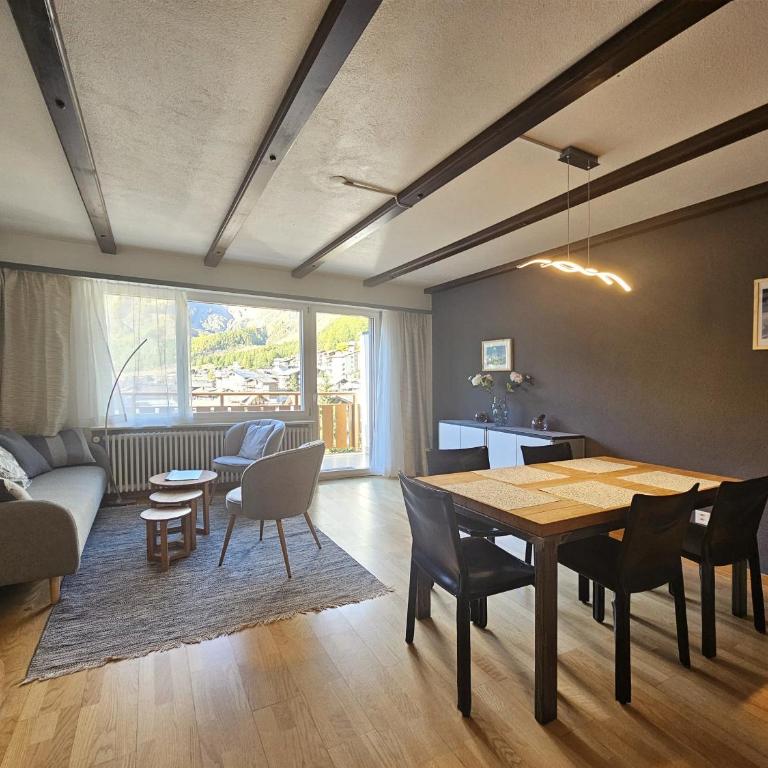 Adora - Apartment mit 3 Schlafzimmern und Bergblick - 1