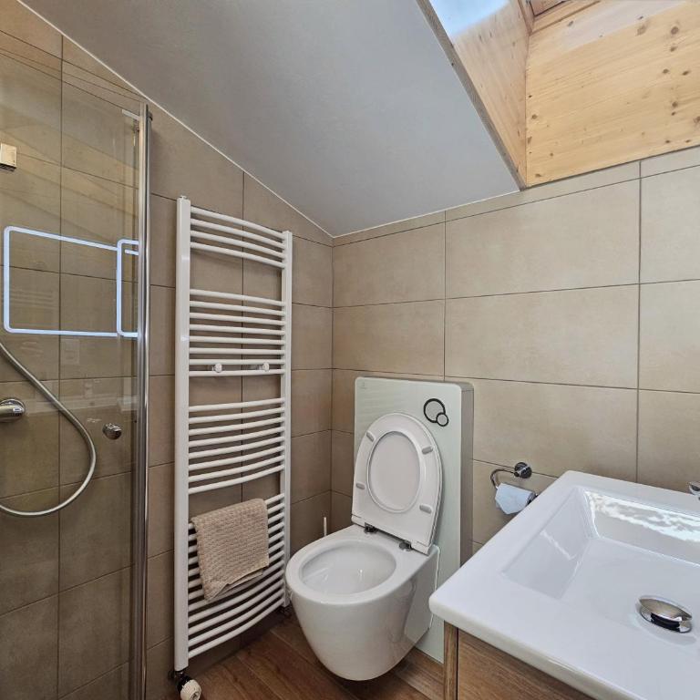 Adora - Apartment mit 3 Schlafzimmern und Bergblick - 16