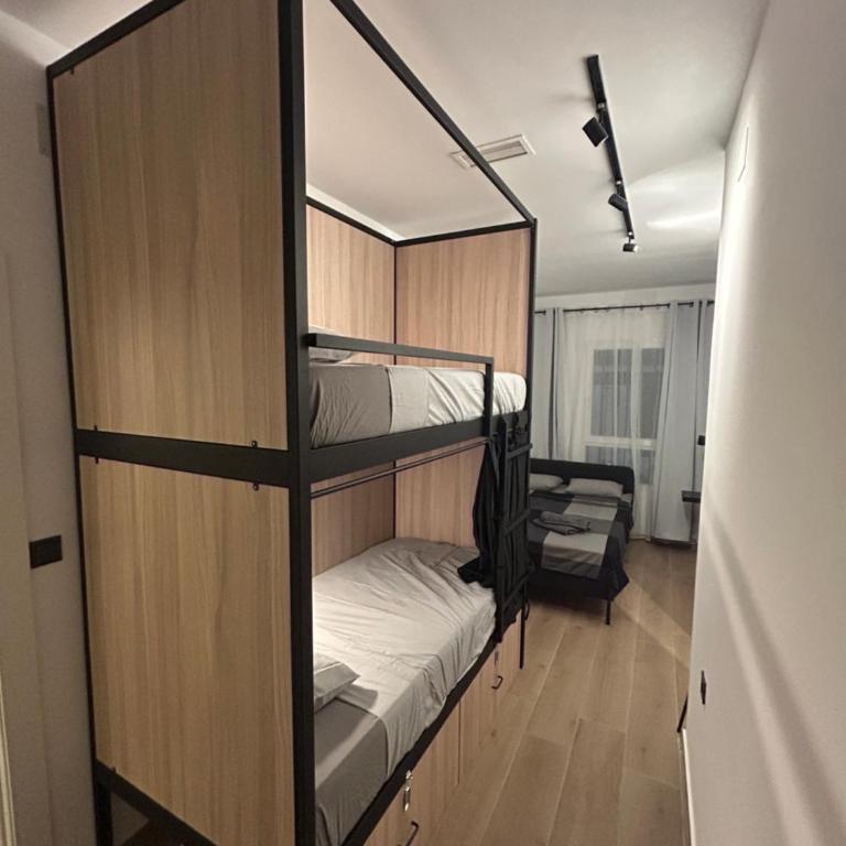 ALMA one - Family Room with Private Bathroom - 4