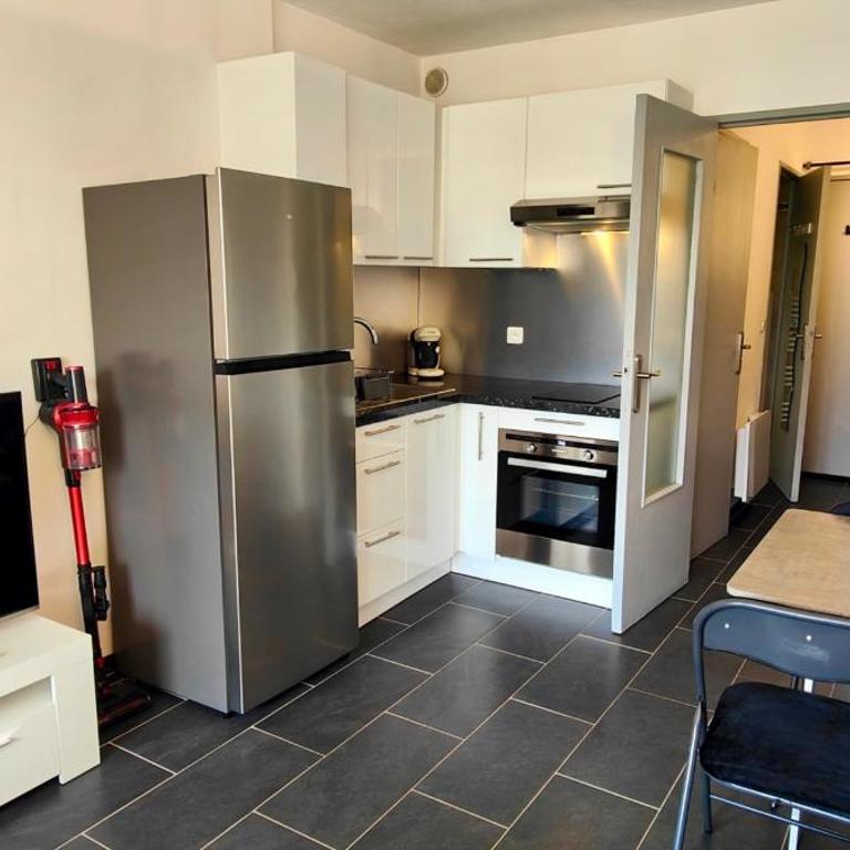 Apt with balcony near downtown Fréjus - Studio - 3