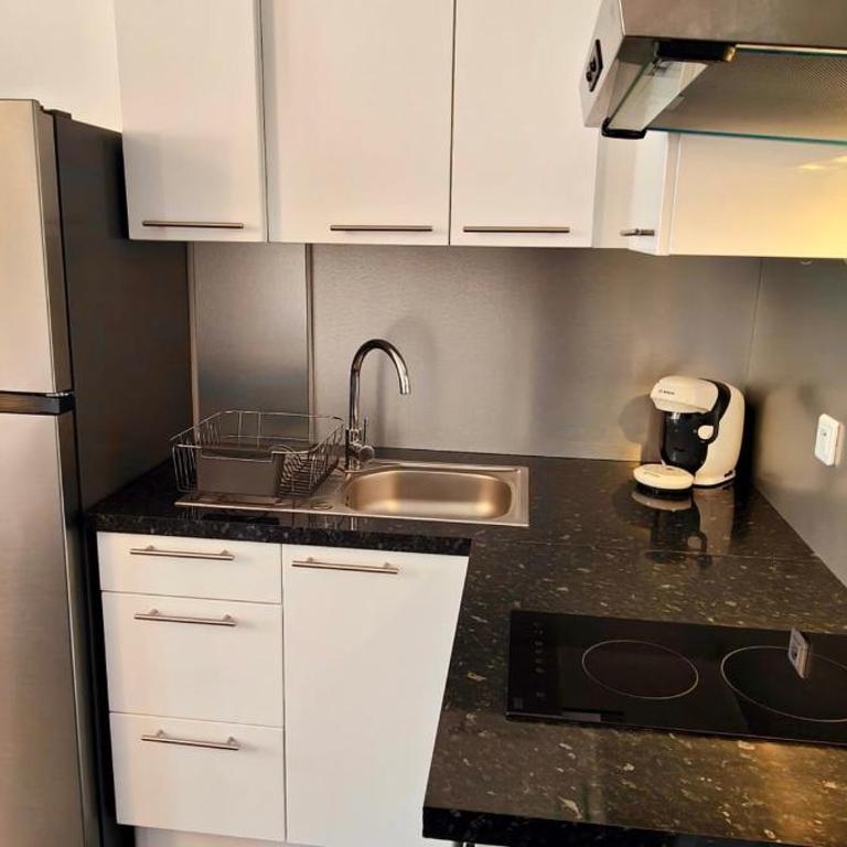 Apt with balcony near downtown Fréjus - Studio - 5