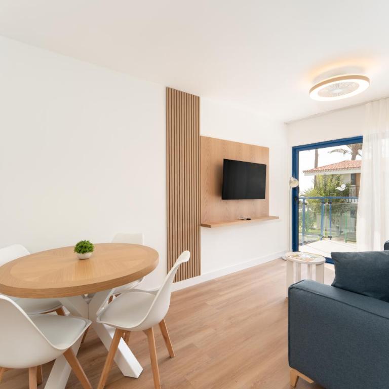 Alsol Los Caribes 1- Adults Only - Two-Bedroom Apartment - 11