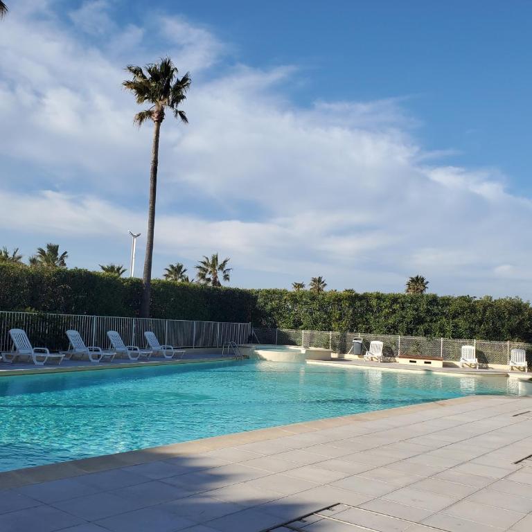 CAP HERMES 312, T2,3, 40m2 clim, parking, piscine - Appartement 2 Chambres avec Terrasse et Vue sur la Mer - 1