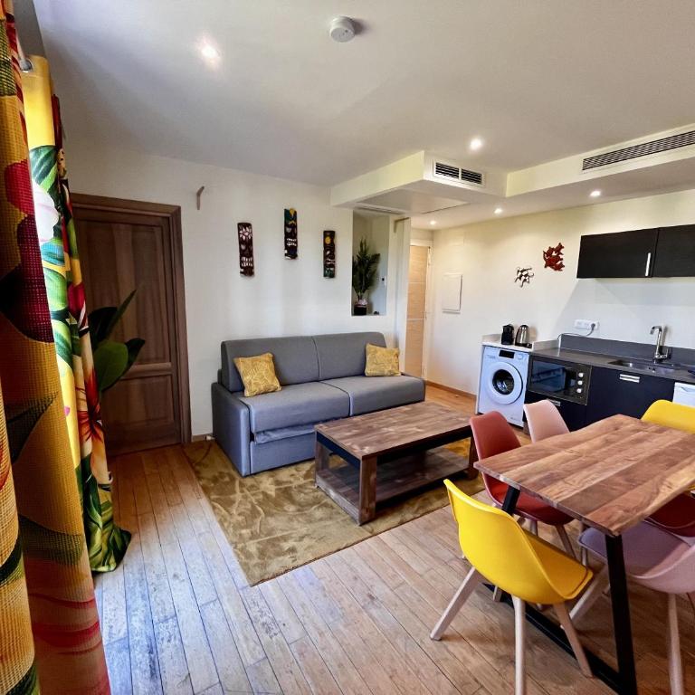 Faré de la Vahiné - 2-Bedroom Apartment with Terrace (Sleeps 6) - Fare Vahine | Mandara Beach Residence - 5