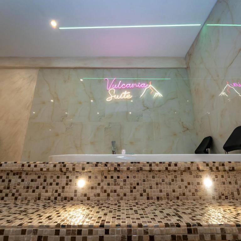 Vulcania SuiteA - One-Bedroom Apartment - 25