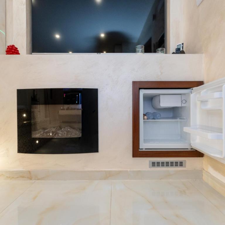 Vulcania SuiteA - One-Bedroom Apartment - 49