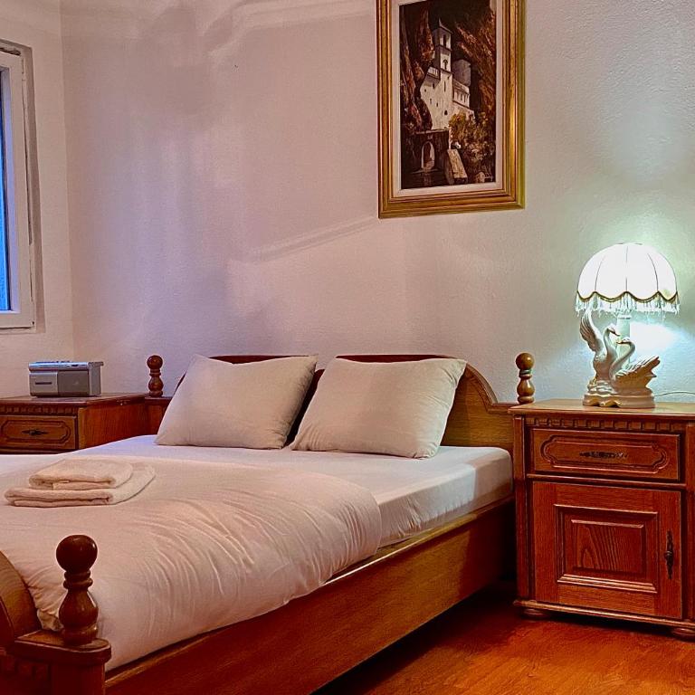 Small Hill Guesthouse - Deluxe Room - 5