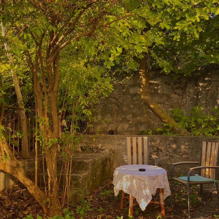 Small Hill Guesthouse - Deluxe Room - 7