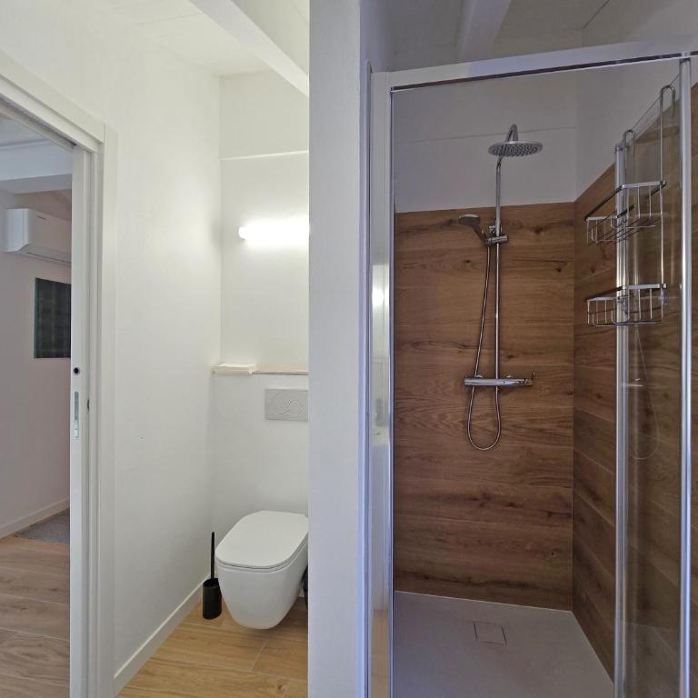 Casa Montebello - One-Bedroom Loft Apartment with Balcony - 13