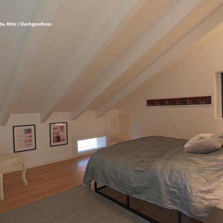 Casa Montebello - One-Bedroom Loft Apartment with Balcony - 11