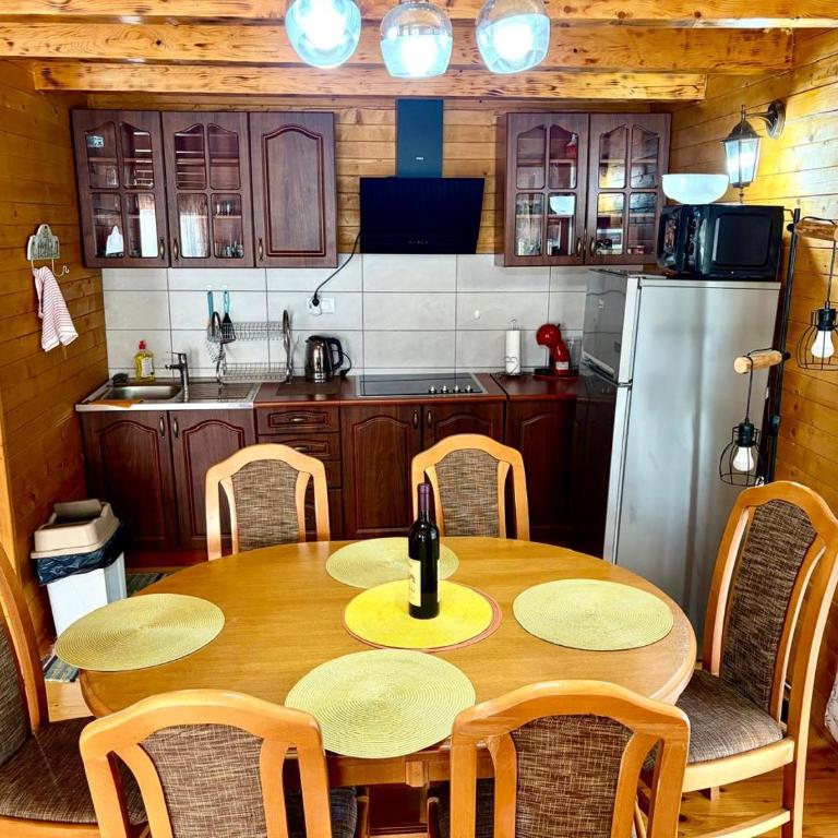 Monteglobal House - Three-Bedroom House - 5