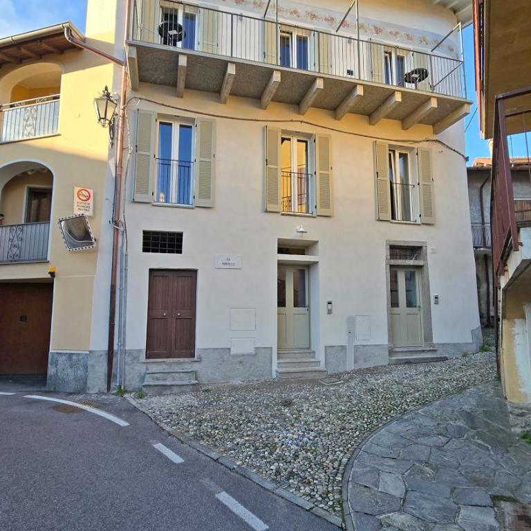 Casa Montebello - One-Bedroom Loft Apartment with Balcony - 15
