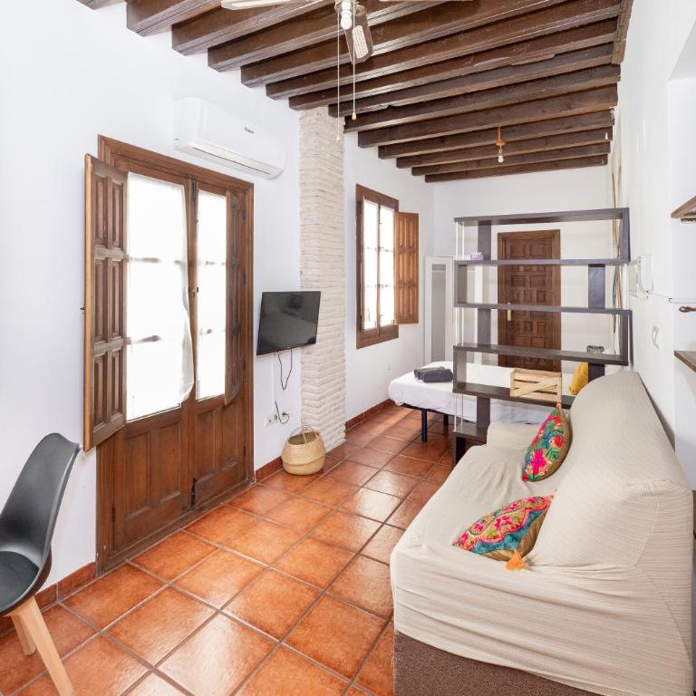 Alhambra View Nest - Studio with Balcony - 21