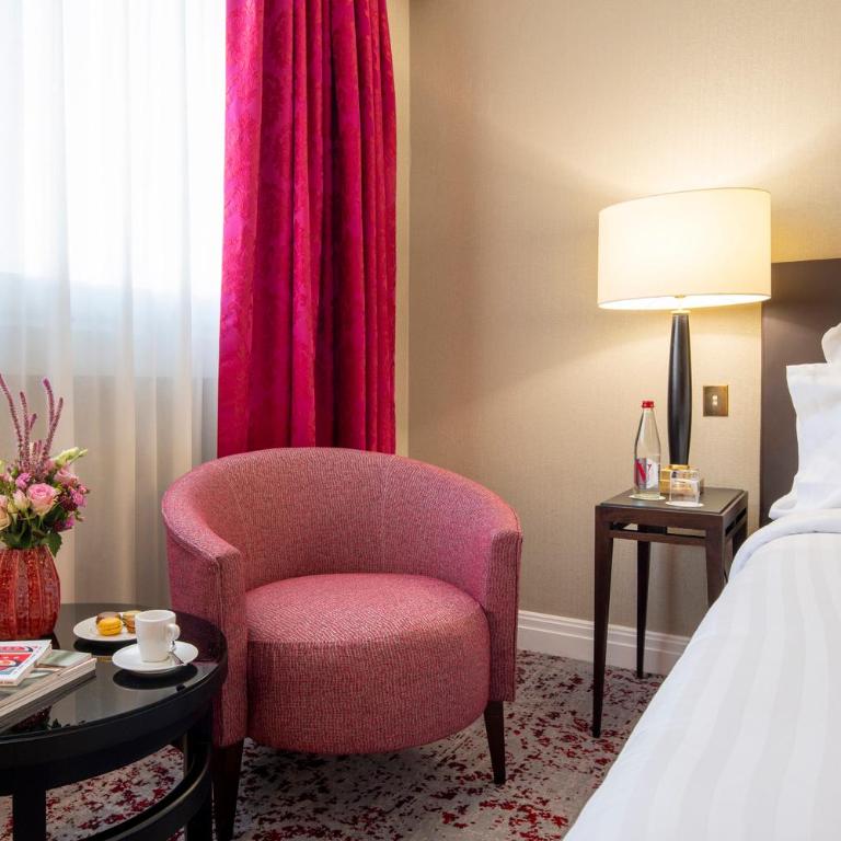 Warwick Paris Champs-Elysées - Chambre Supérieure Lit Queen-Size - 3
