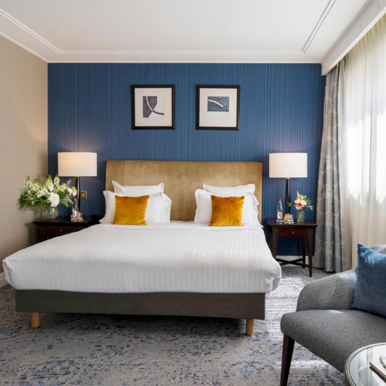 Warwick Paris Champs-Elysées - Chambre Lit King-Size Deluxe - 2