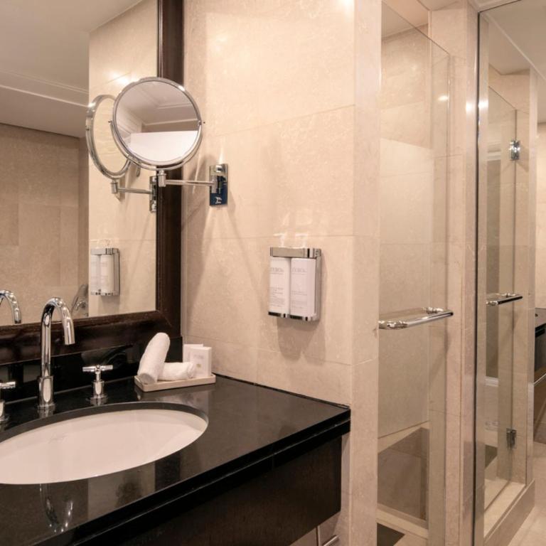 Warwick Paris Champs-Elysées - Suite Montaigne - 2