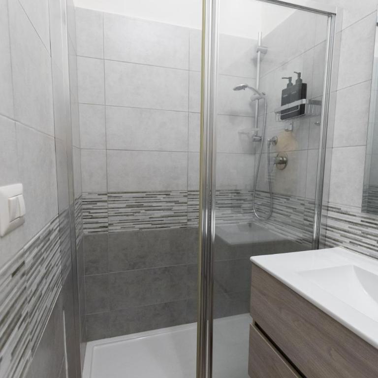 Vatican Family & Friends Stay - Two-Bedroom Apartment - 36