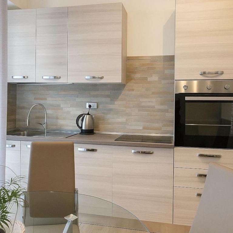 Appartamento Incantevole con Vasca Idromassaggio & Parcheggio Sorvegliato - One-Bedroom Apartment - 6