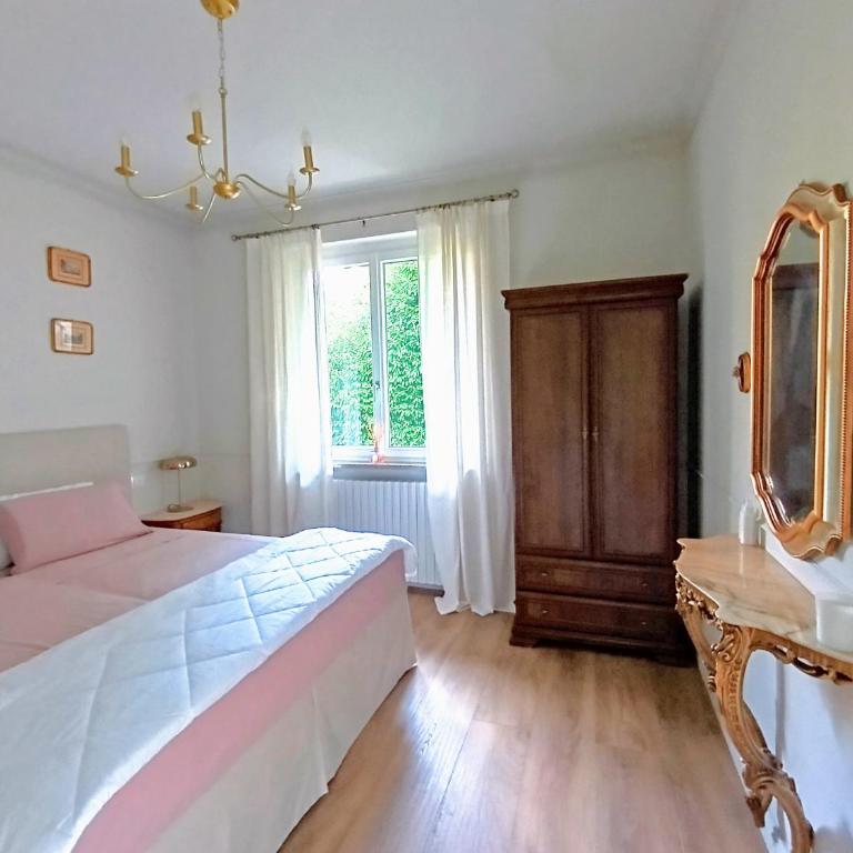 Lake Maggiore GEM - Two-Bedroom Apartment with Lake View - 10