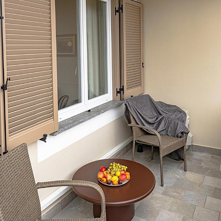 Lake Maggiore GEM - Two-Bedroom Apartment with Lake View - 5