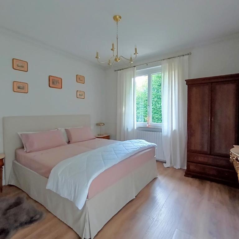 Lake Maggiore GEM - Two-Bedroom Apartment with Lake View - 9