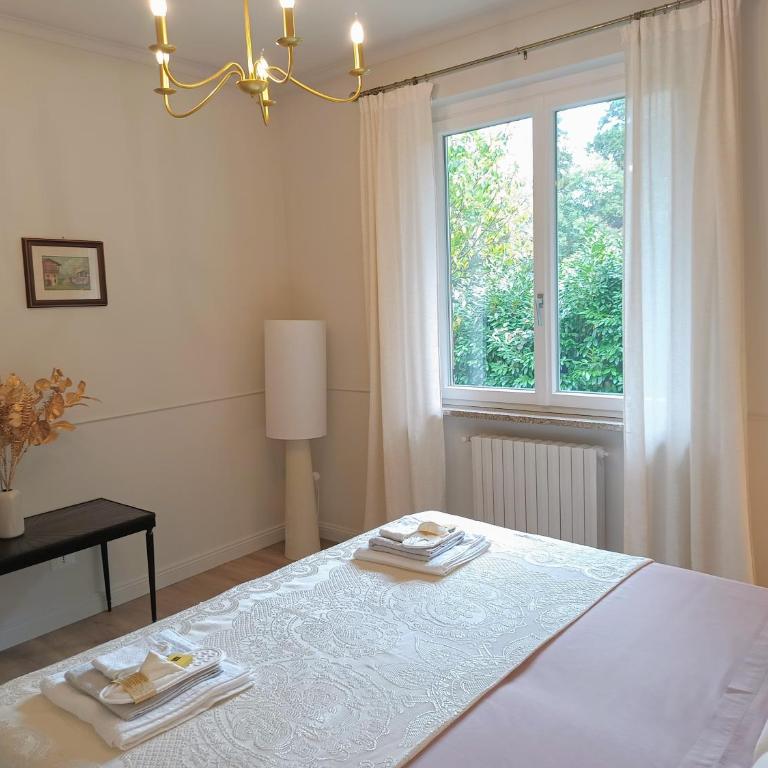Lake Maggiore GEM - Two-Bedroom Apartment with Lake View - 7