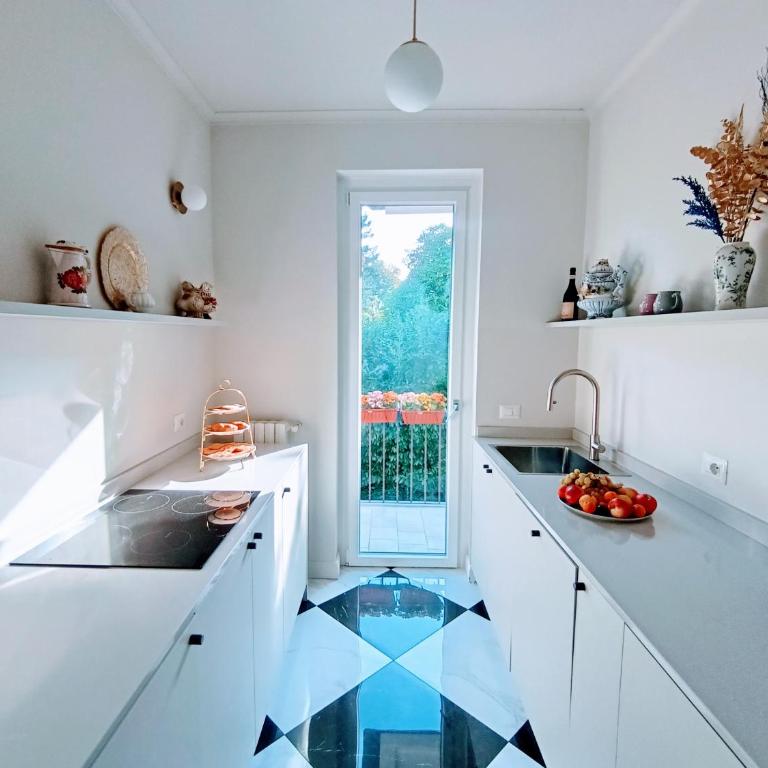 Lake Maggiore GEM - Two-Bedroom Apartment with Lake View - 12